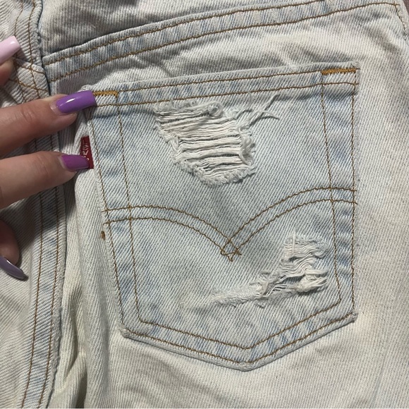 Vintage Levi's 550 Super Distressed Light Wash Relaxed Fit 90 2000 Size 4/6 - Picture 11 of 13